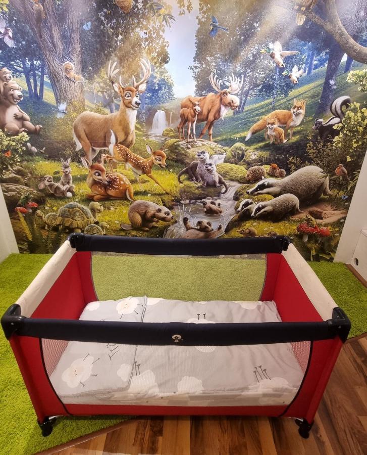 Ruheoase Am Waldrand - Auf 90Qm Sind Nicht Nur Die Eltern Und Bis Zu 5 Kinder Willkommen, Auch Hunde Und Katzen Sind Willkommen Laichingen Buitenkant foto